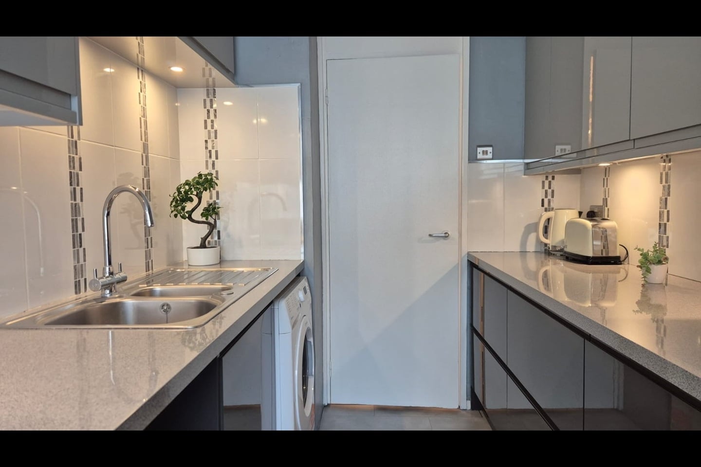 Additional image 7 of 2 Bed Flat, Charlotte Despard Avenue, SW11, N1 7GU