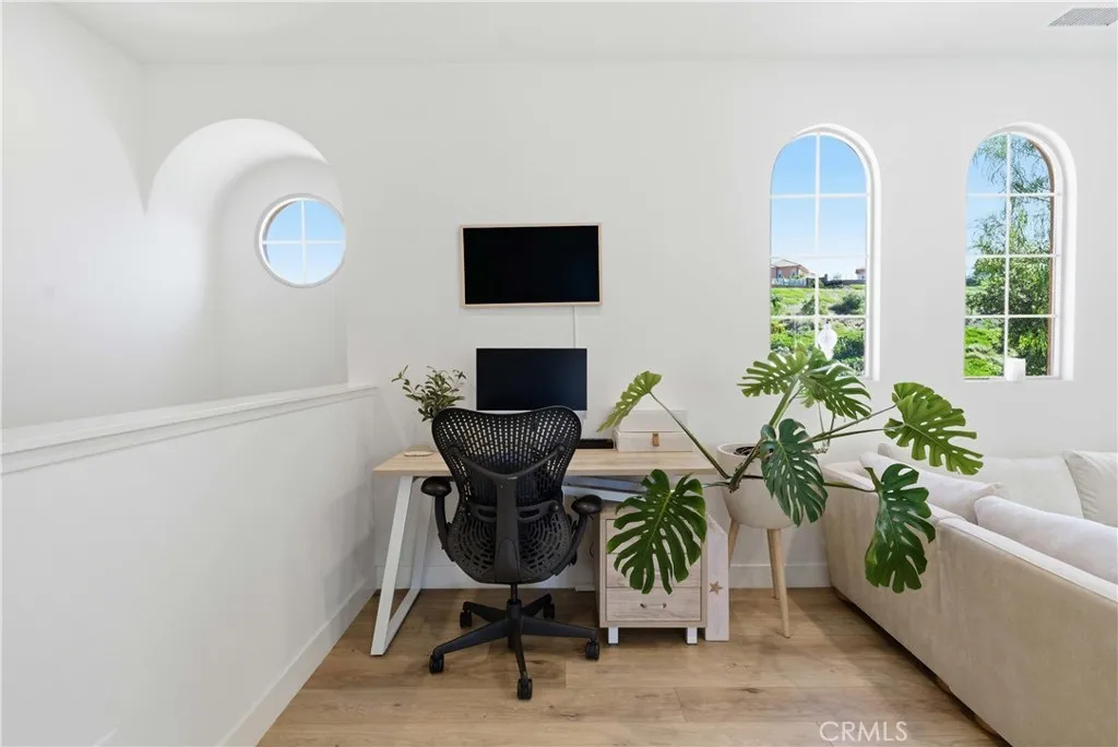 Additional image 82 of 107 Landroute, Irvine, CA 92618