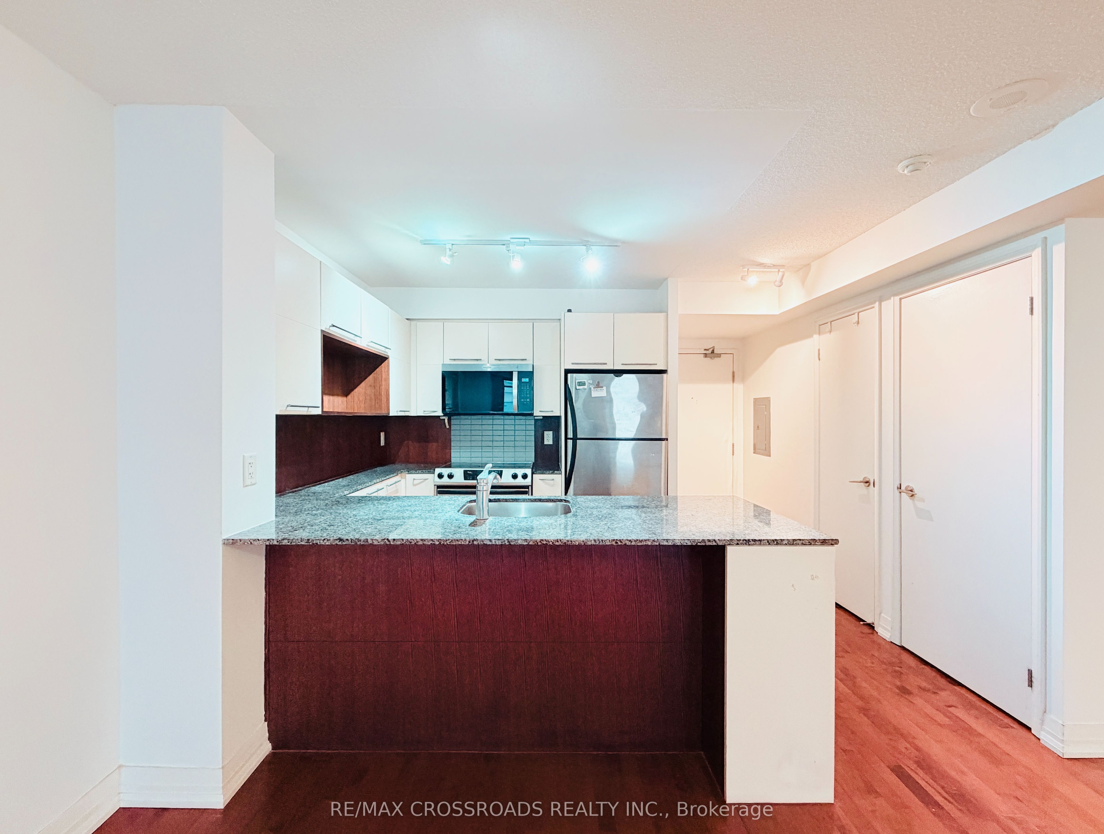 Additional image 3 of 503-21 Carlton Street, Toronto, ON, M5B 1L3