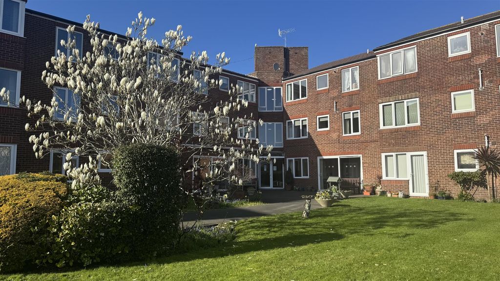 1 bed flat for saleMount Pleasant Road, Poole BH15