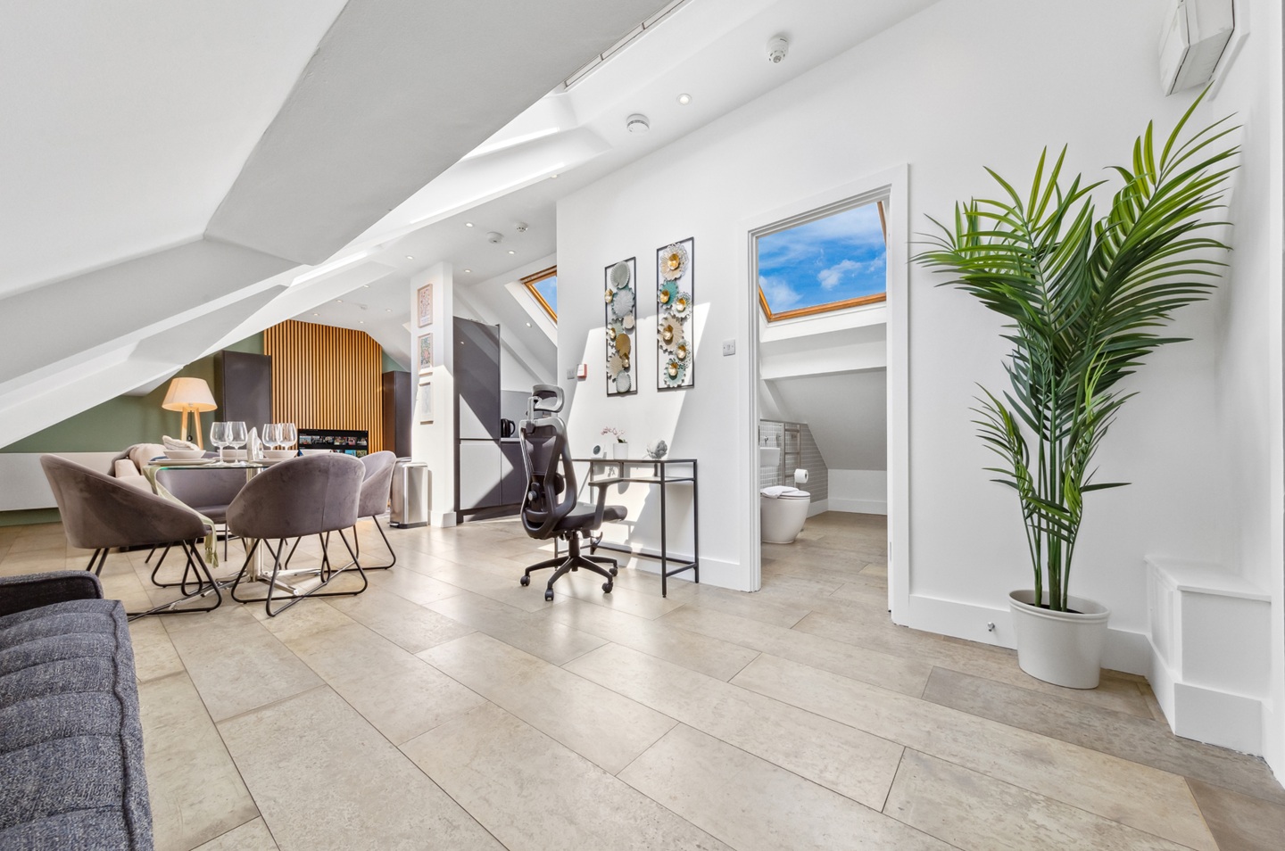 Additional image 31 of Studio Flat, United, EC1V, N1 7GU