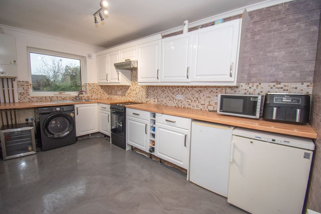 Additional image 4 of 3 bed detached house for salePenclose Road, Fleckney LE8