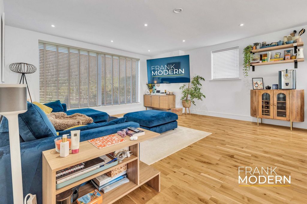 Additional image 16 of 5 bed detached house for saleBoundary Lane, Hampton Water PE7
