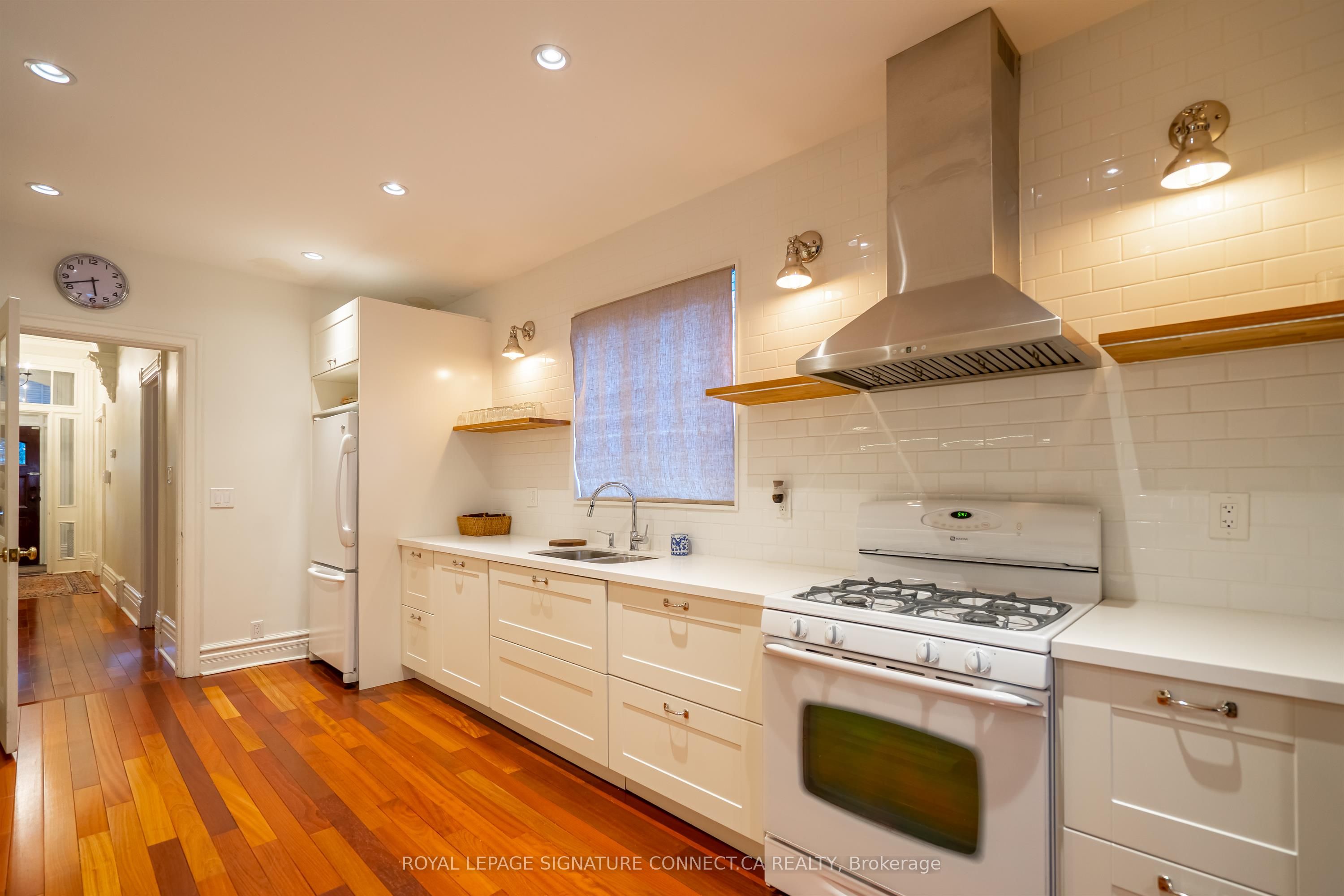 198 Bellwoods Avenue, Toronto, ON, M6J 2R1