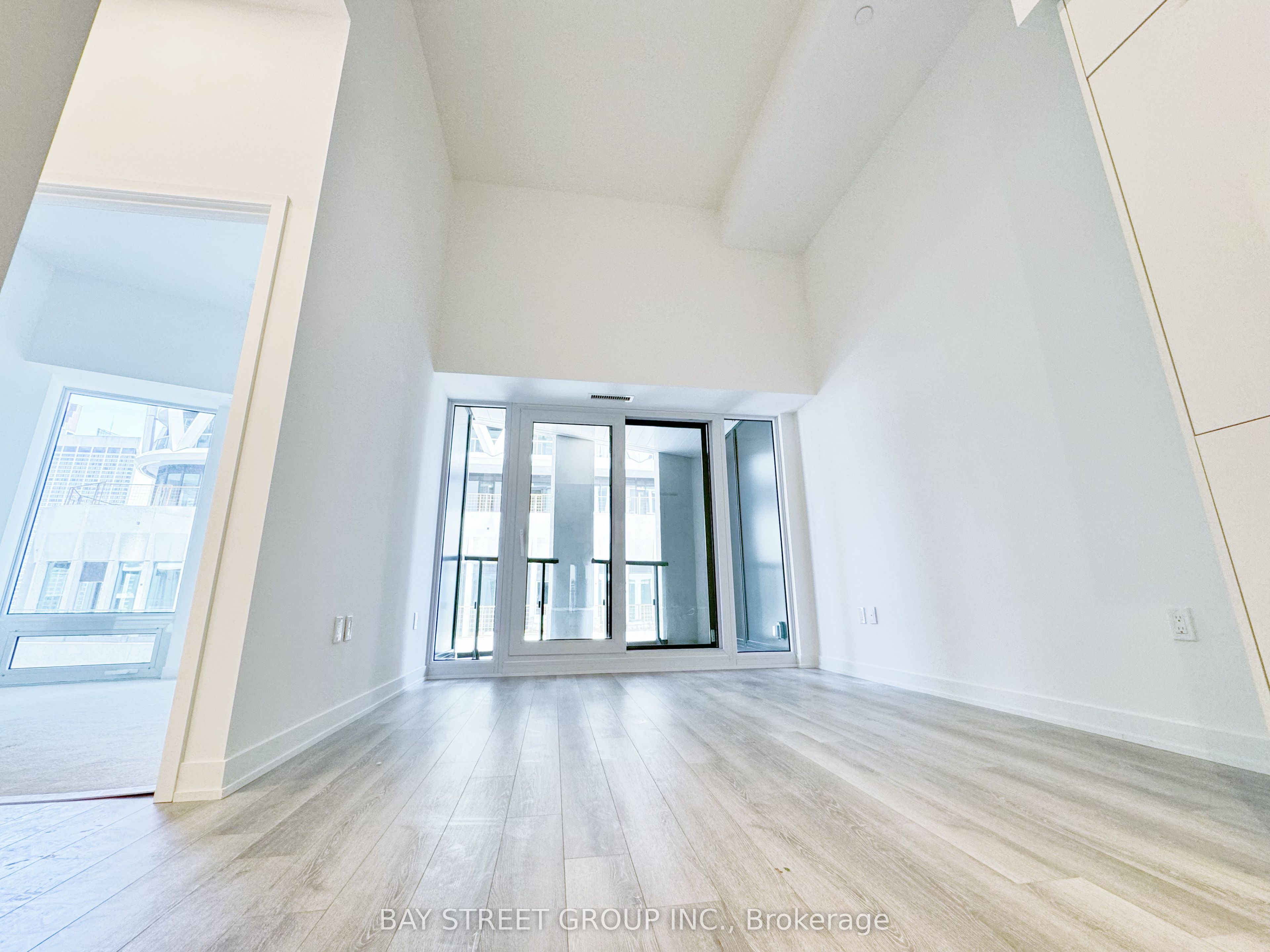 Additional image 2 of 606-238 Simcoe Street, Toronto, ON, M5T 3B9