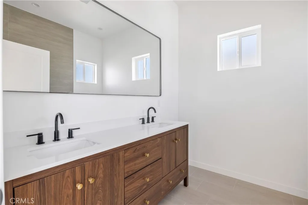 Additional image 32 of 10905 Dalerose Ave Unit B, Inglewood, CA 90304