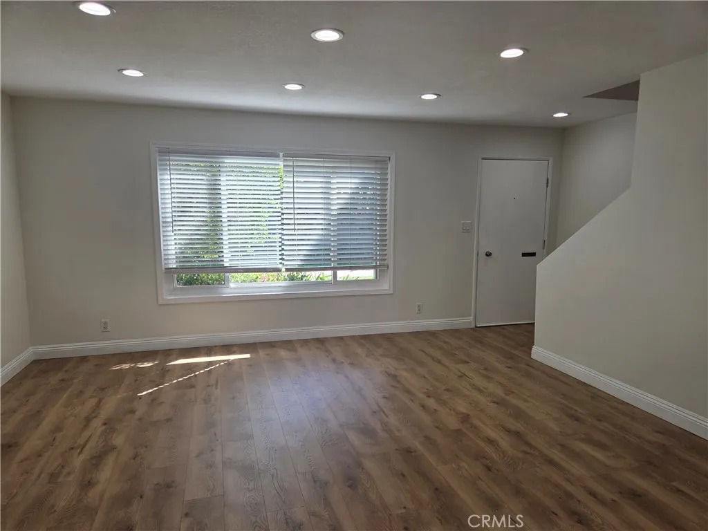 Additional image 3 of 1107 W Memory Lane Unit 6C, Santa Ana, CA 92706