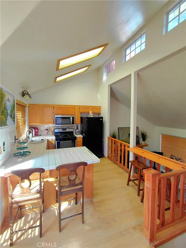 Additional image 44 of 729 E Victoria Court, Lake Arrowhead, CA 92352