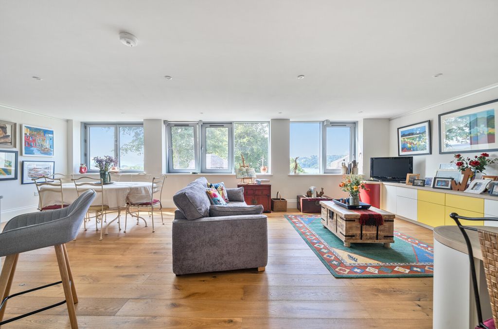 Additional image 2 of 2 bed flat for saleMaritime Square, Plymouth, Devon PL1