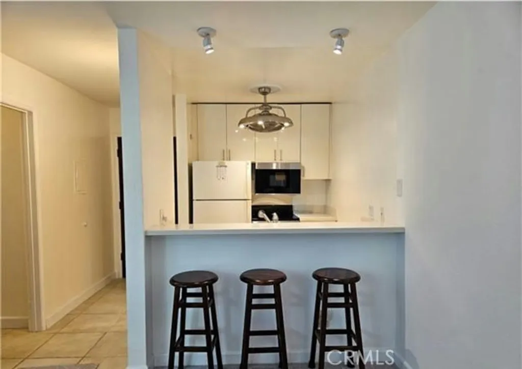 Additional image 5 of 3602 W Estates Ln, Rolling Hills Estates, CA 90274