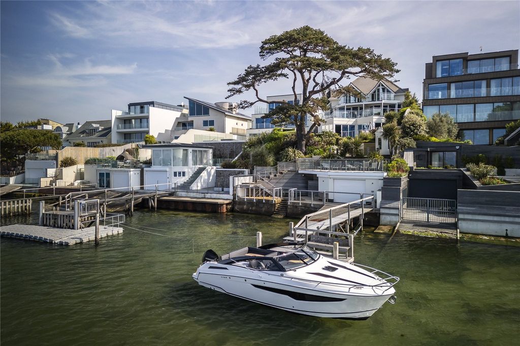 5 bed detached house for saleElms Avenue, Poole, Dorset BH14