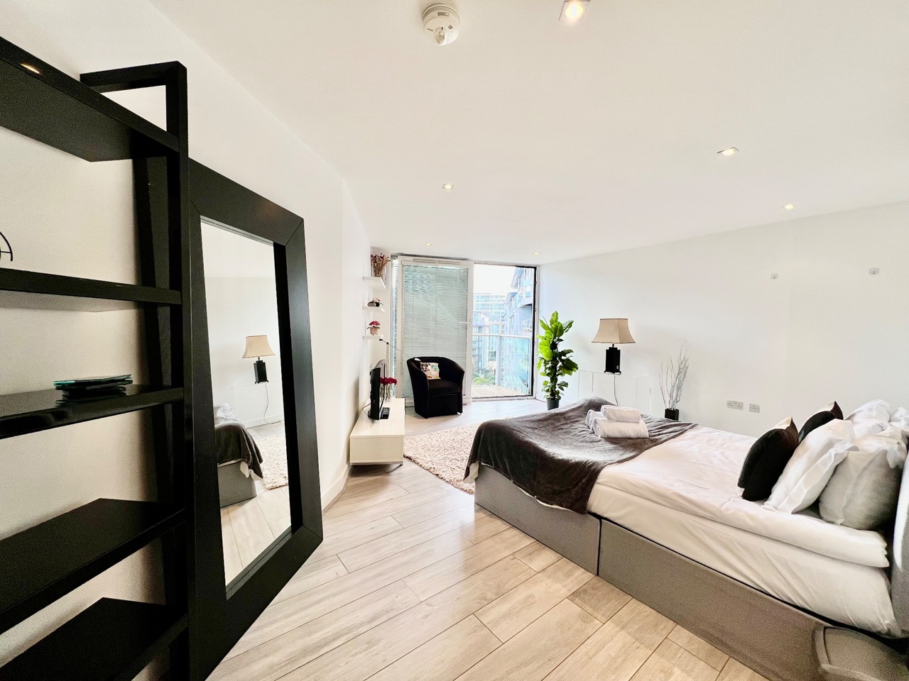 Additional image 19 of 4 Bed Flat, Century Building, SW8, N1 7GU