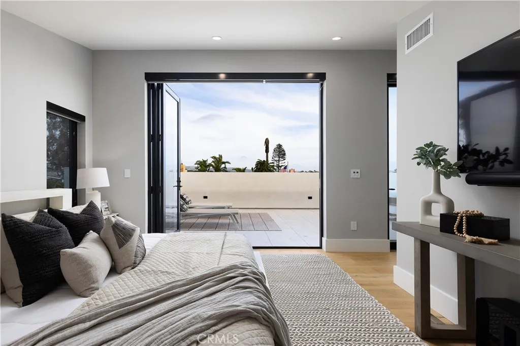 Additional image 58 of 502 W Balboa Blvd, Newport Beach, CA 92661