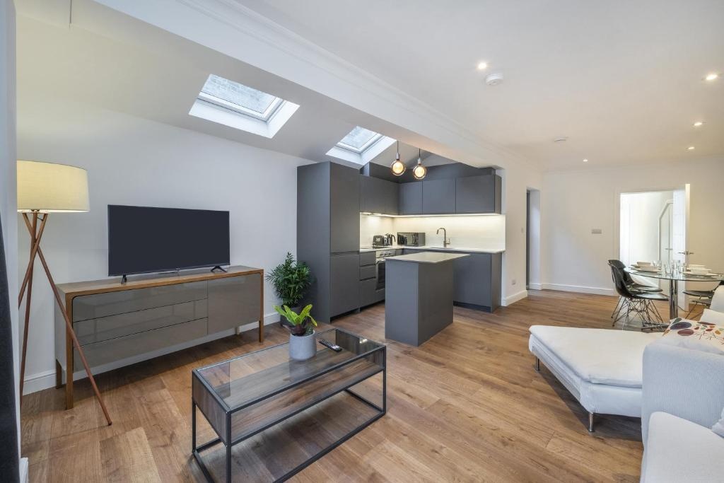 Additional image 2 of 2 Bed Flat, Brook Drive, SE11, N1 7GU