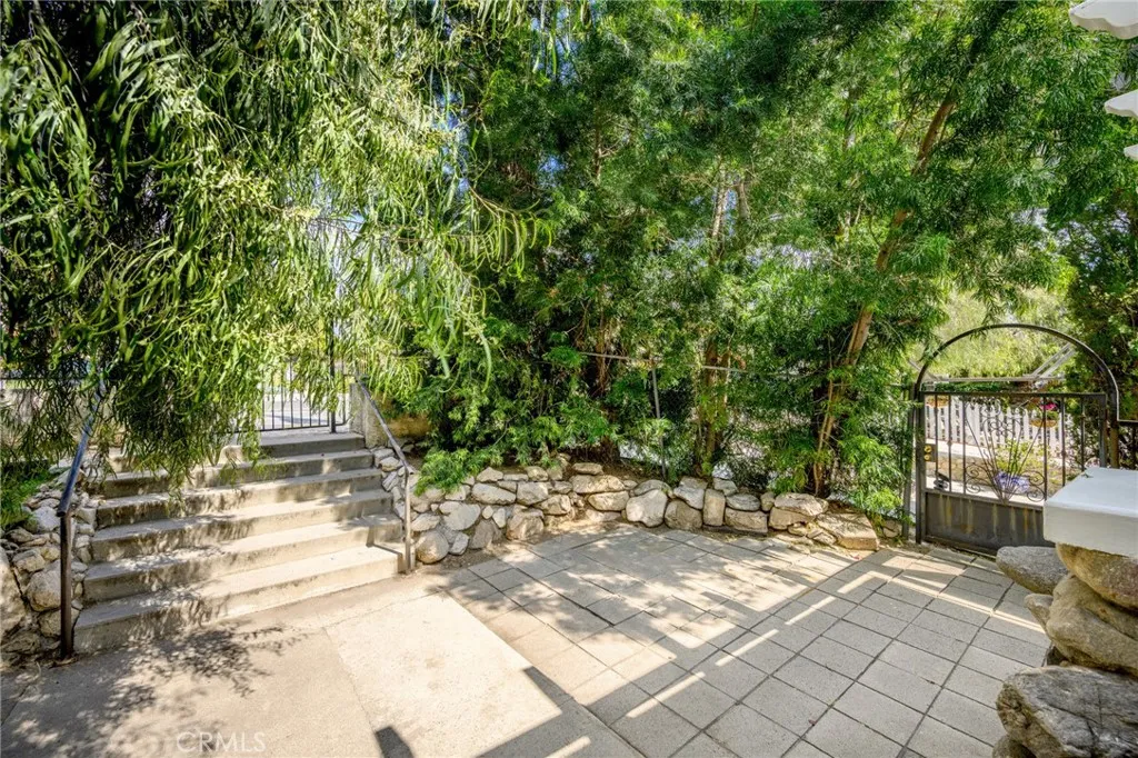 Additional image 7 of 2526 Foothill Boulevard, La Crescenta, CA 91214