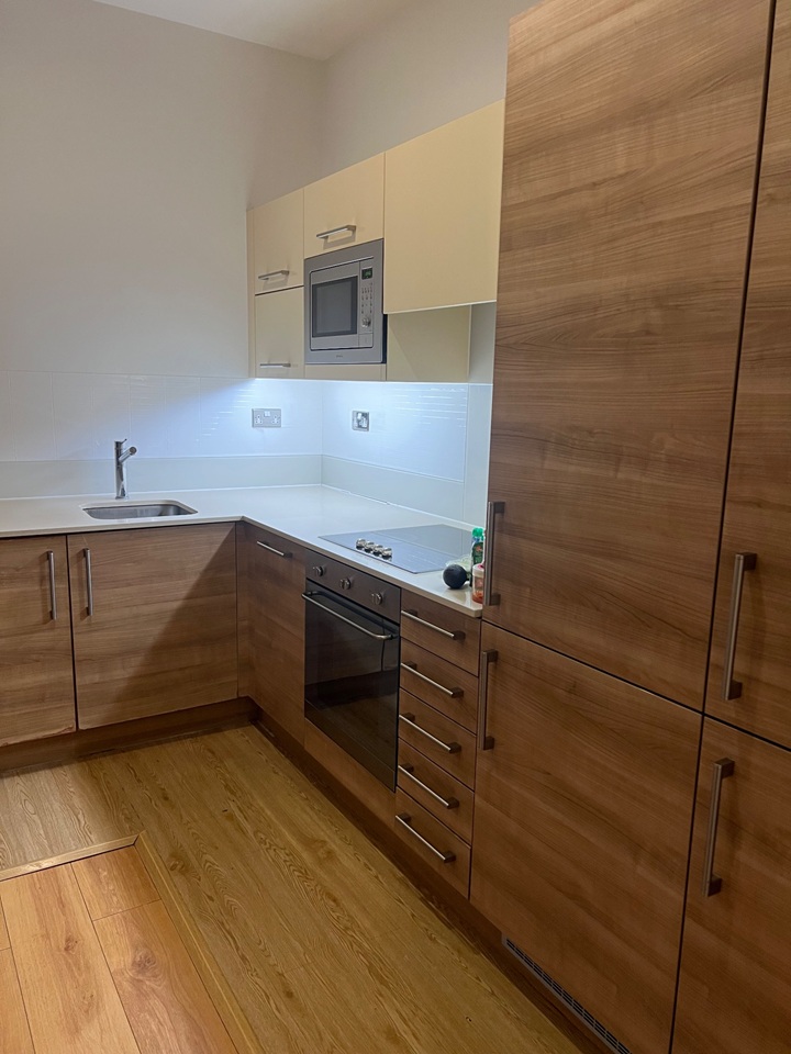 Additional image 2 of 2 Bed Flat, Wandsworth Road, SW8, N1 7GU