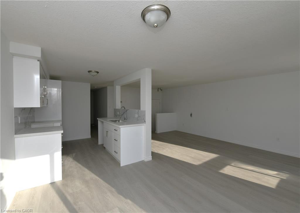 Additional image 3 of 53 Foxglove Crescent, Kitchener, ON, N2E 3Y7