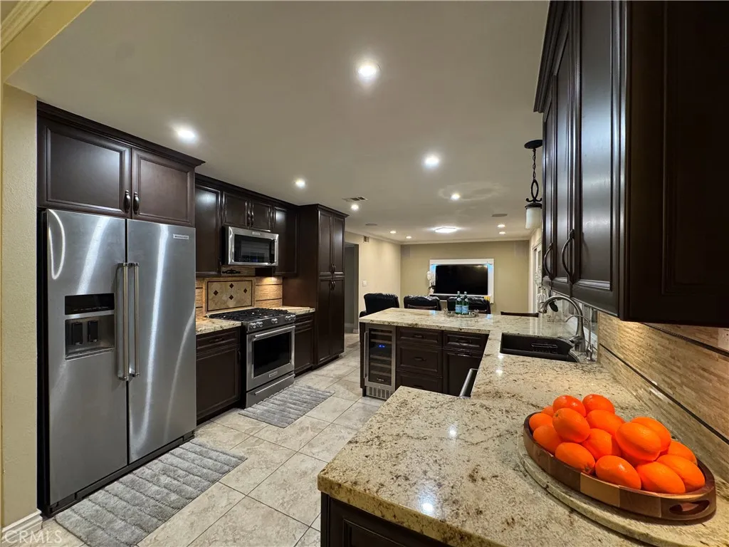 Additional image 3 of 8141 Wadebridge Circle, Huntington Beach, CA 92646