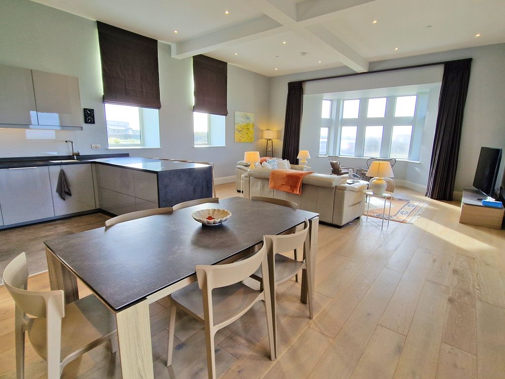 Additional image 18 of 3 bed flat for saleThe Rest, Rest Bay, Porthcawl CF36