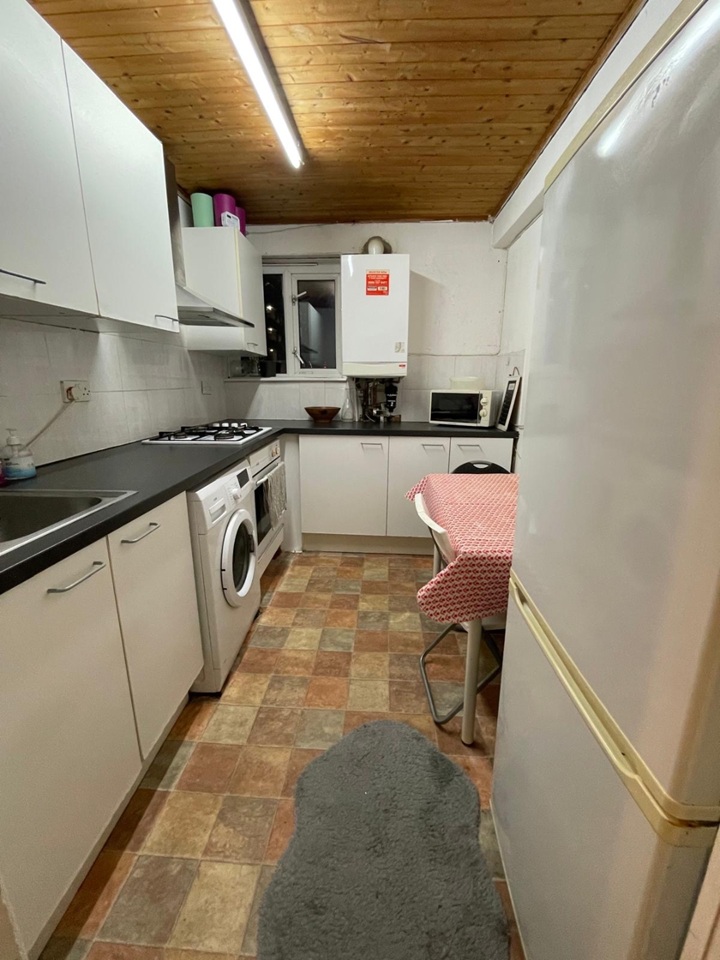 Additional image 11 of 3 Bed Flat, Penrose House, SE17, N1 7GU
