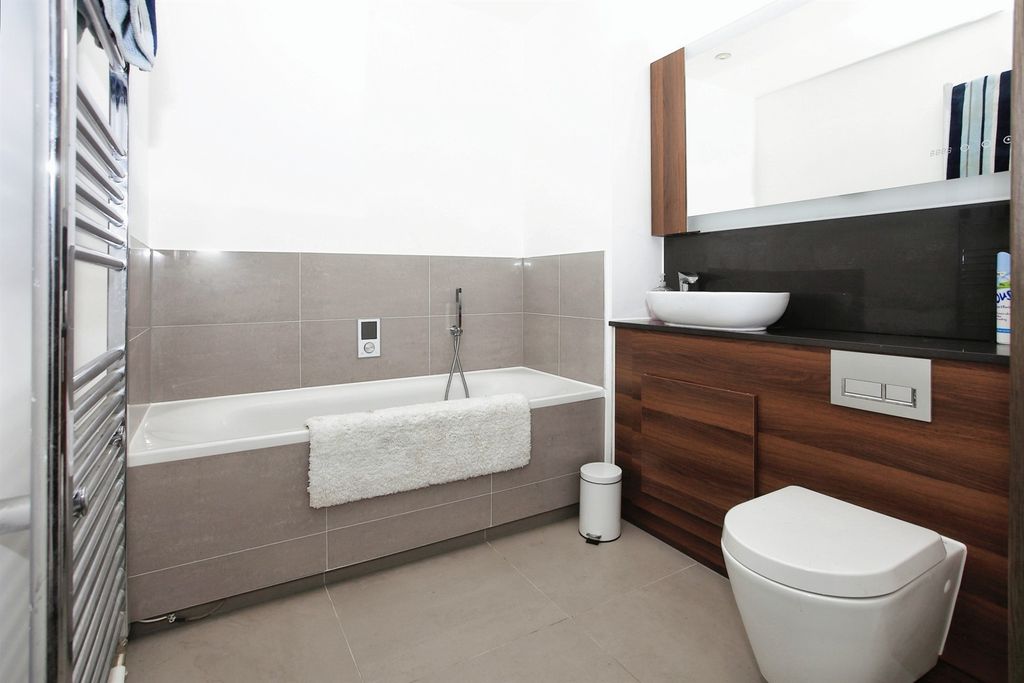 Additional image 12 of 2 bed flat for saleEast Station Road, Fletton Quays, Peterborough PE2