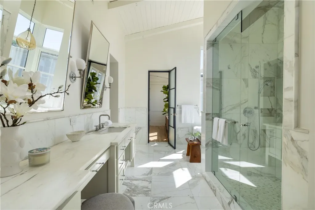 Additional image 14 of 2217 Laurel Pl, Newport Beach, CA 92663