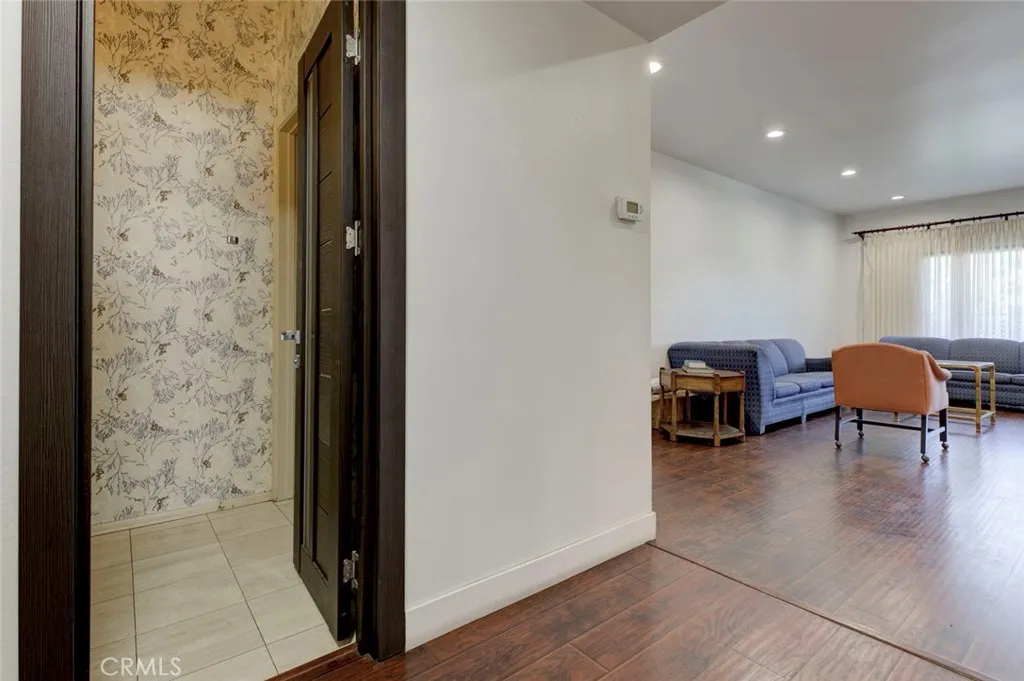 Additional image 45 of 17522 Sherman Way Unit 202, Van Nuys, CA 91406