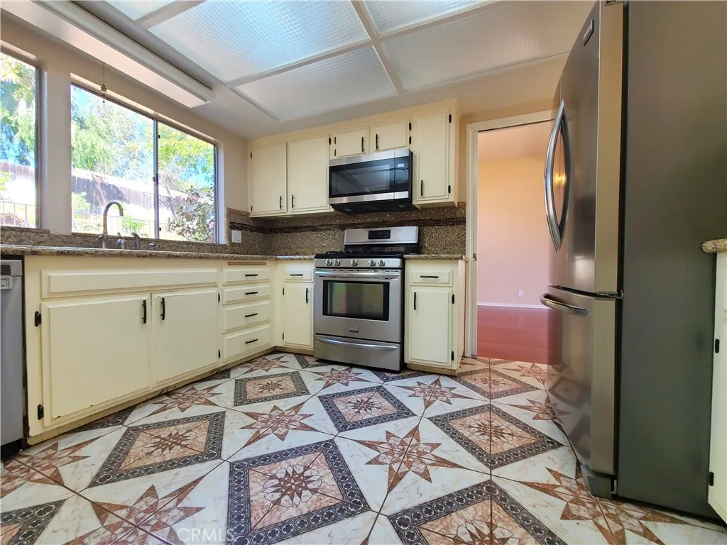 Additional image 30 of 109 E Hilton Avenue, Redlands, CA 92373