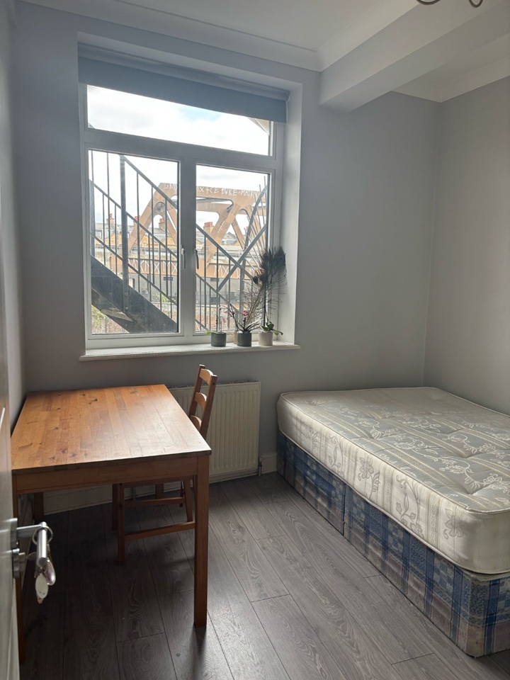 Room in a Shared Flat, Brick Lane, E1, N1 7GU