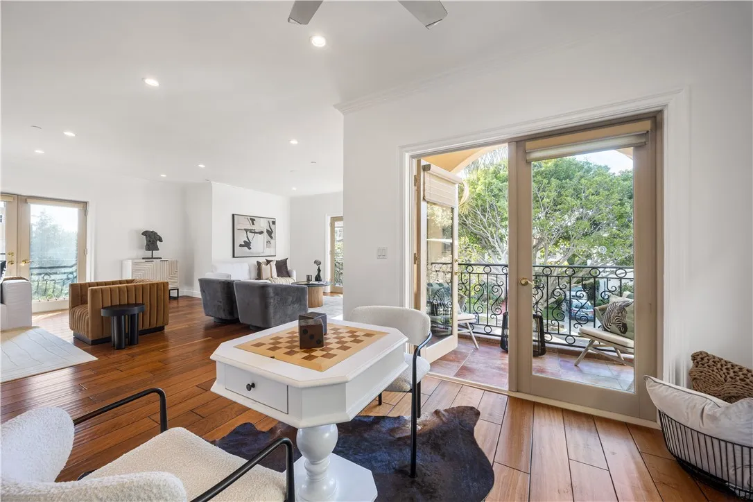 Additional image 42 of 918 S Wooster Street Unit 2, Los Angeles, CA 90035