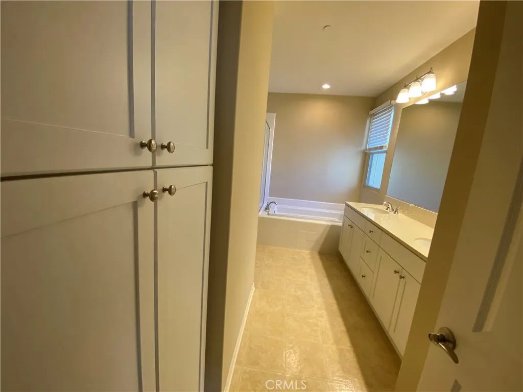 Additional image 29 of 219 Overbrook, Irvine, CA 92620