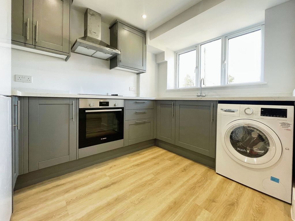 Additional image 5 of 2 bed flat for sale1 Woodstock Road East, Begbroke OX5