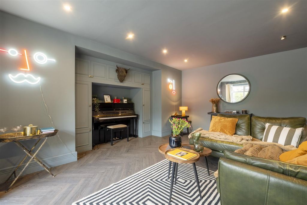 Additional image 11 of 7 bed property for saleLovelace Avenue, Solihull B91