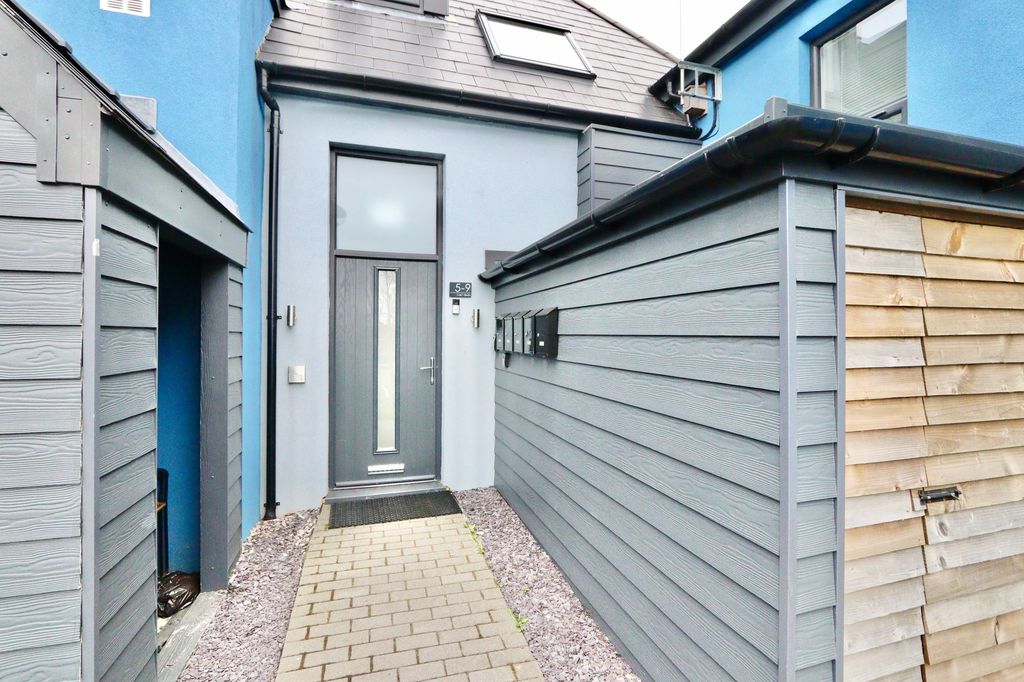 Additional image 5 of 2 bed flat for saleWilliam Street, Gilfach CF81