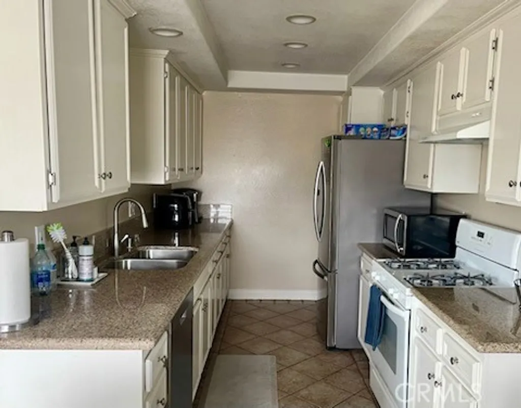 Additional image 5 of 803 W Fletcher Ave Unit 205, Orange, CA 92865