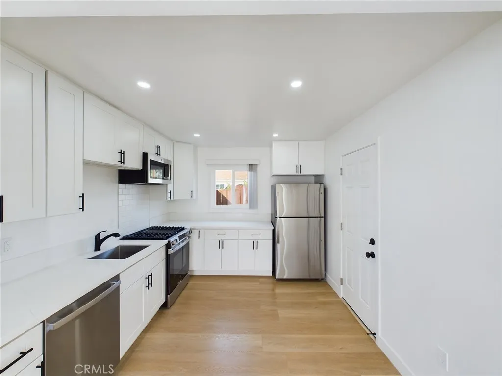 Additional image 2 of 3284 Luna Avenue, San Diego, CA 92117