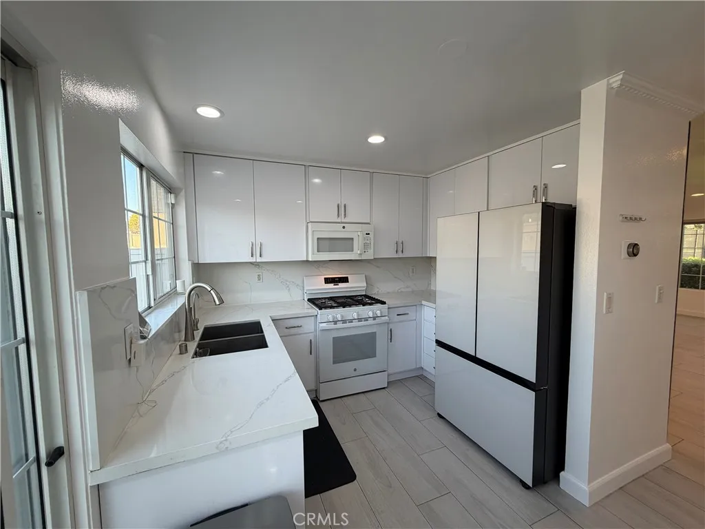 Additional image 8 of 19142 Haynes Street Unit 4, Reseda, CA 91335