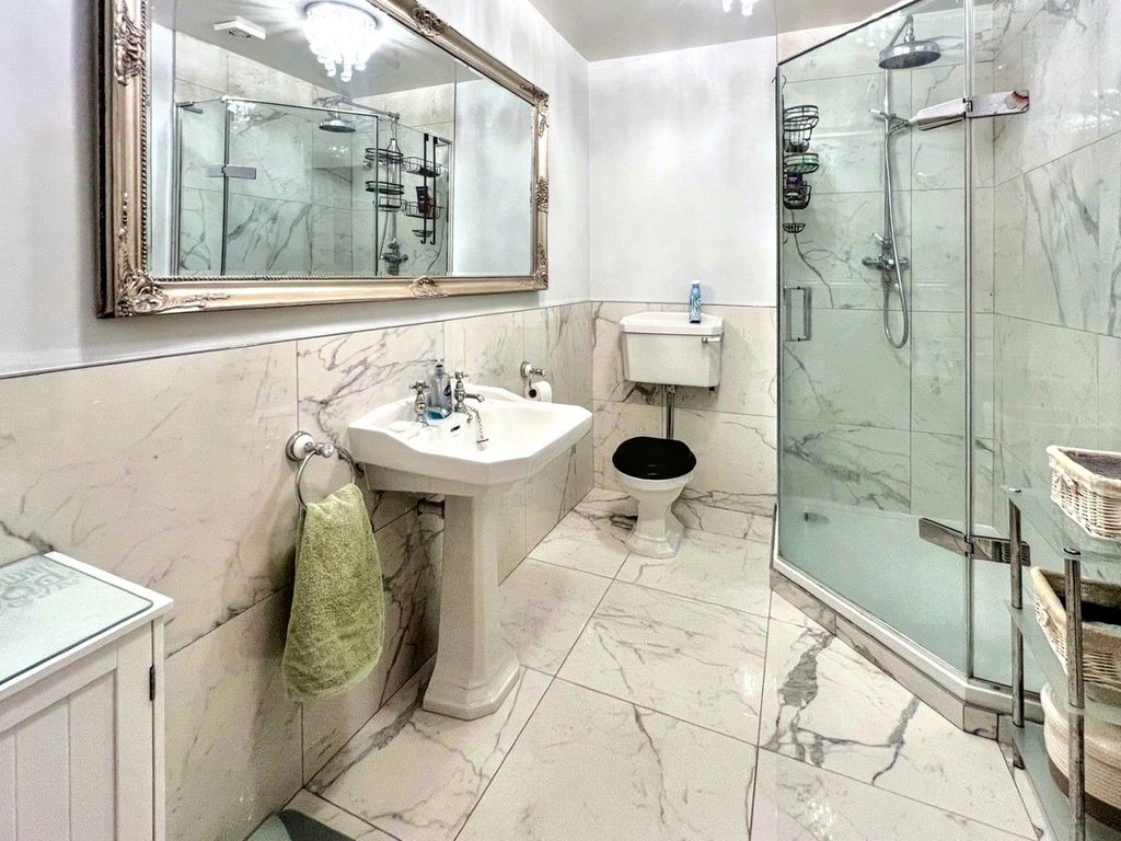 2 bed flat for saleCastle Square, Morpeth NE61 photo 4