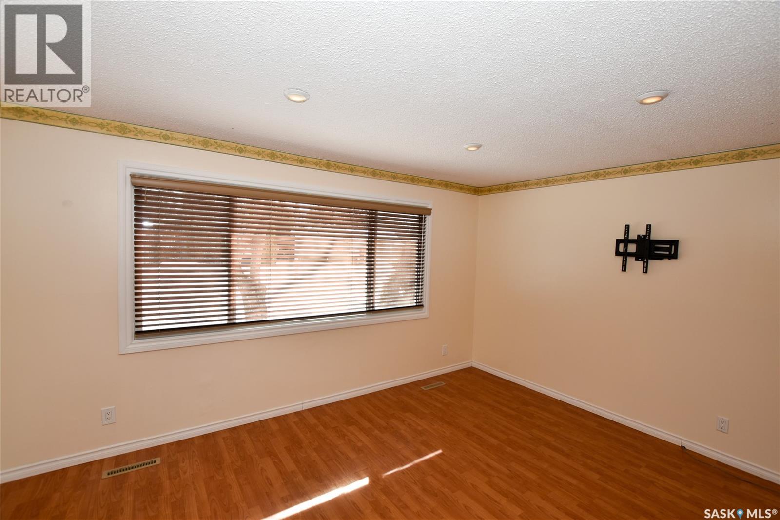 Additional image 3 of 25 Mclellan Avenue, Saskatoon, SK, S7H3K7