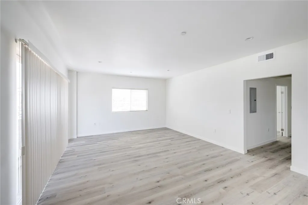 Additional image 18 of 14526 Hartland Street Unit 308, Van Nuys, CA 91405