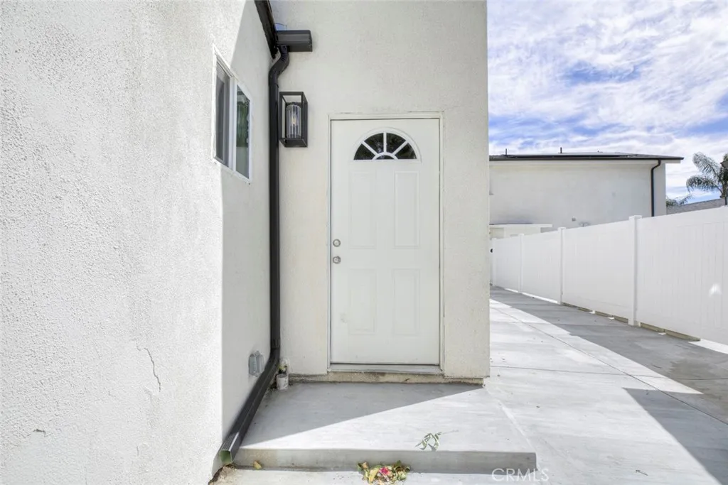 Additional image 3 of 15557 Wyandotte Street, Van Nuys, CA 91406