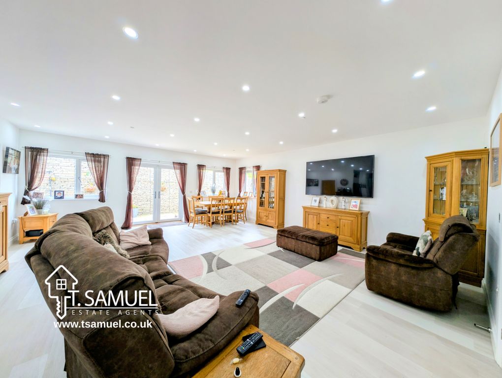 Additional image 9 of 5 bed detached house for saleGolwg Y Mynydd, Llanwonno Road, Mountain Ash CF45