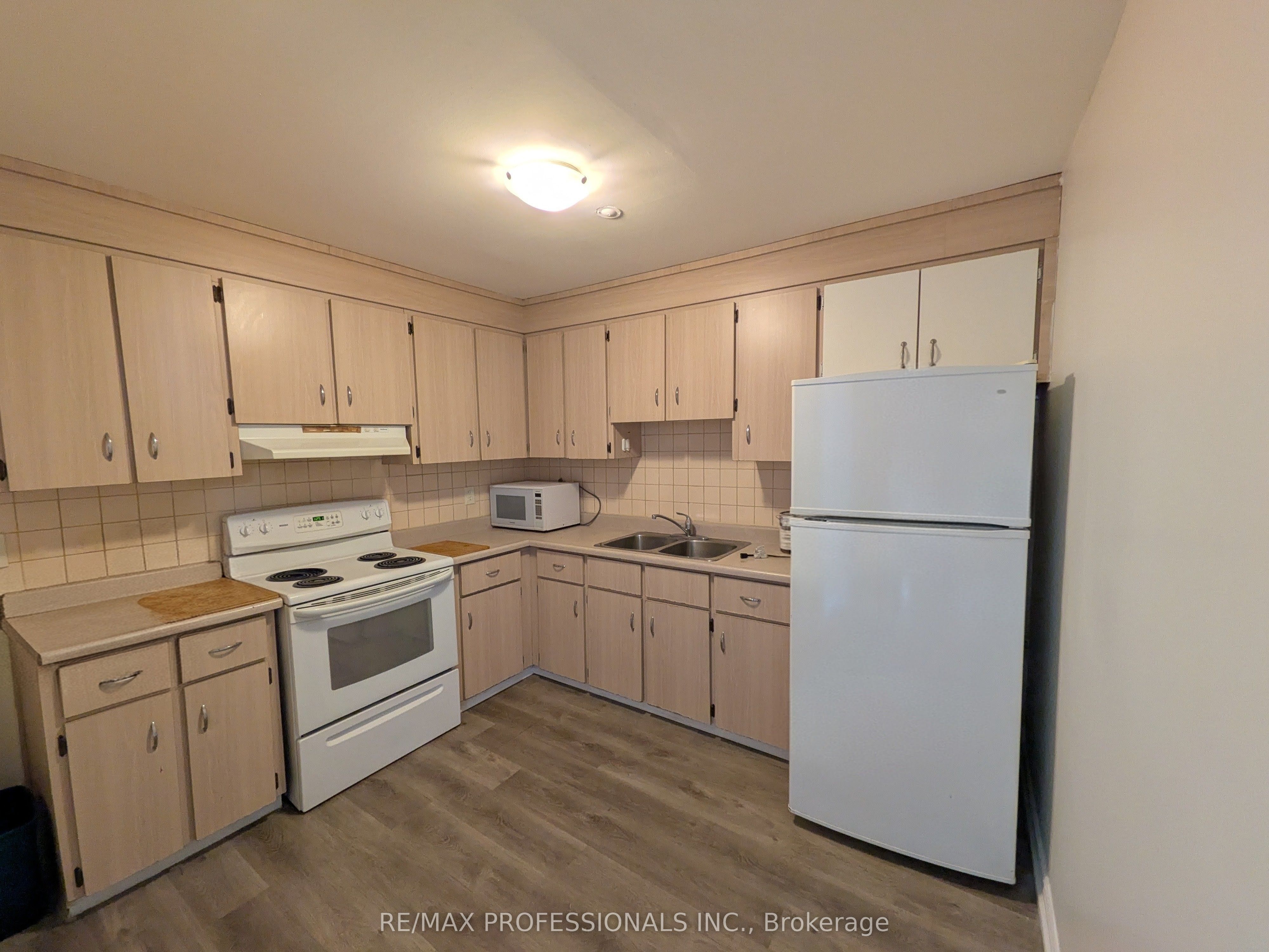 Additional image 4 of Lower 6-53 Maria Street, Toronto, ON, M6P 1W1