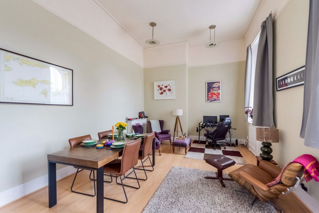 3 bed flat for saleTay Street, Perth PH2 photo 3