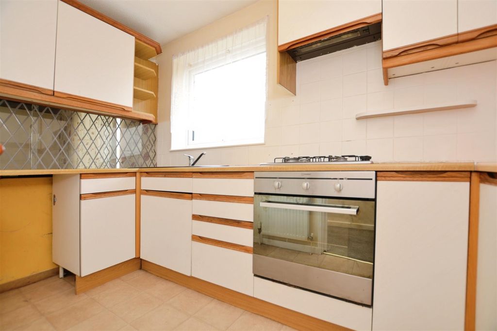2 bed flat for saleWilsons Close, Scunthorpe DN15 photo 5