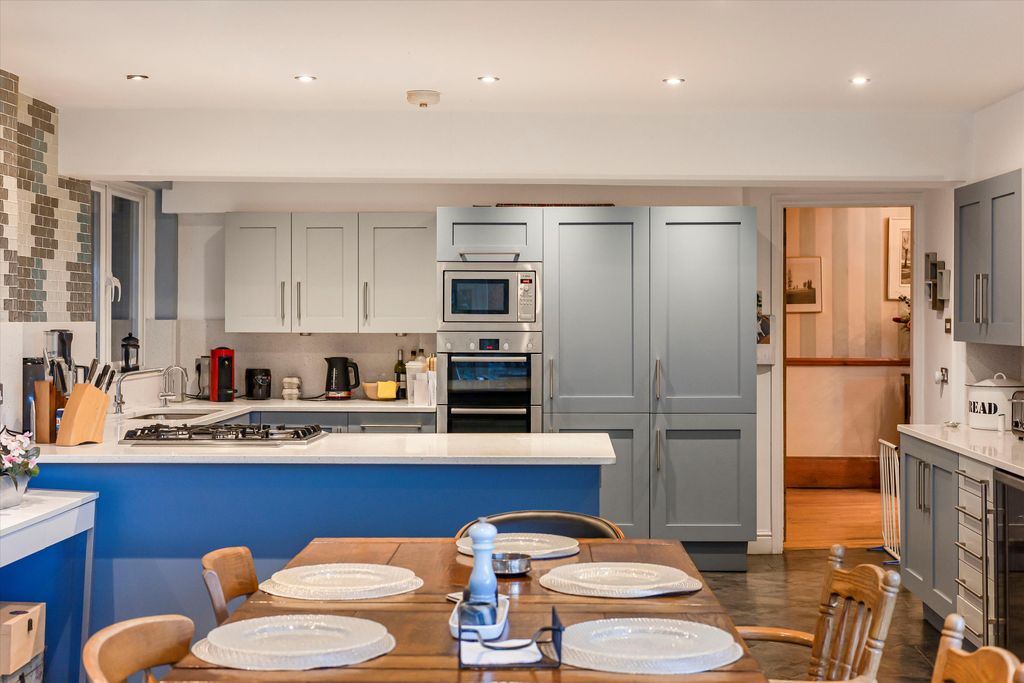 Additional image 5 of 5 bed detached house for saleRemenham Hill, Remenham, Henley-On-Thames, Berkshire RG9