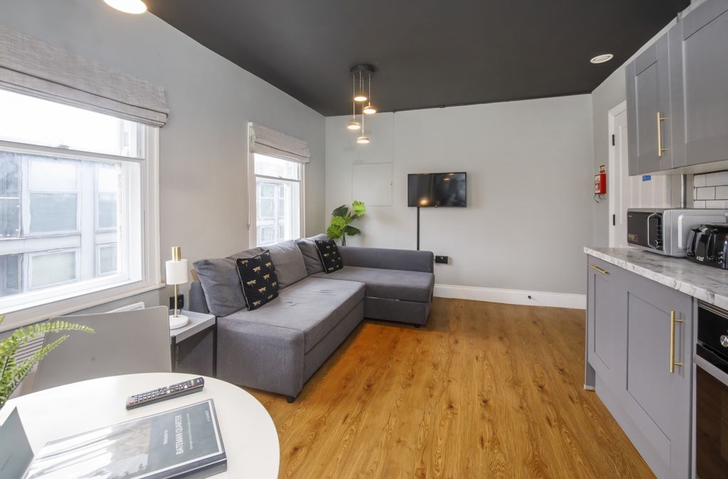 Additional image 2 of 6 bed flat for saleSpurriergate, York, North Yorkshire YO1
