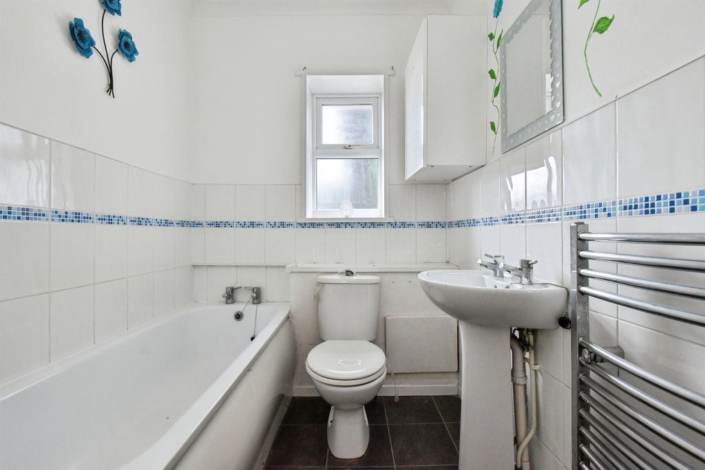 Additional image 16 of 1 bed flat for saleCwmbach Road, Aberdare CF44