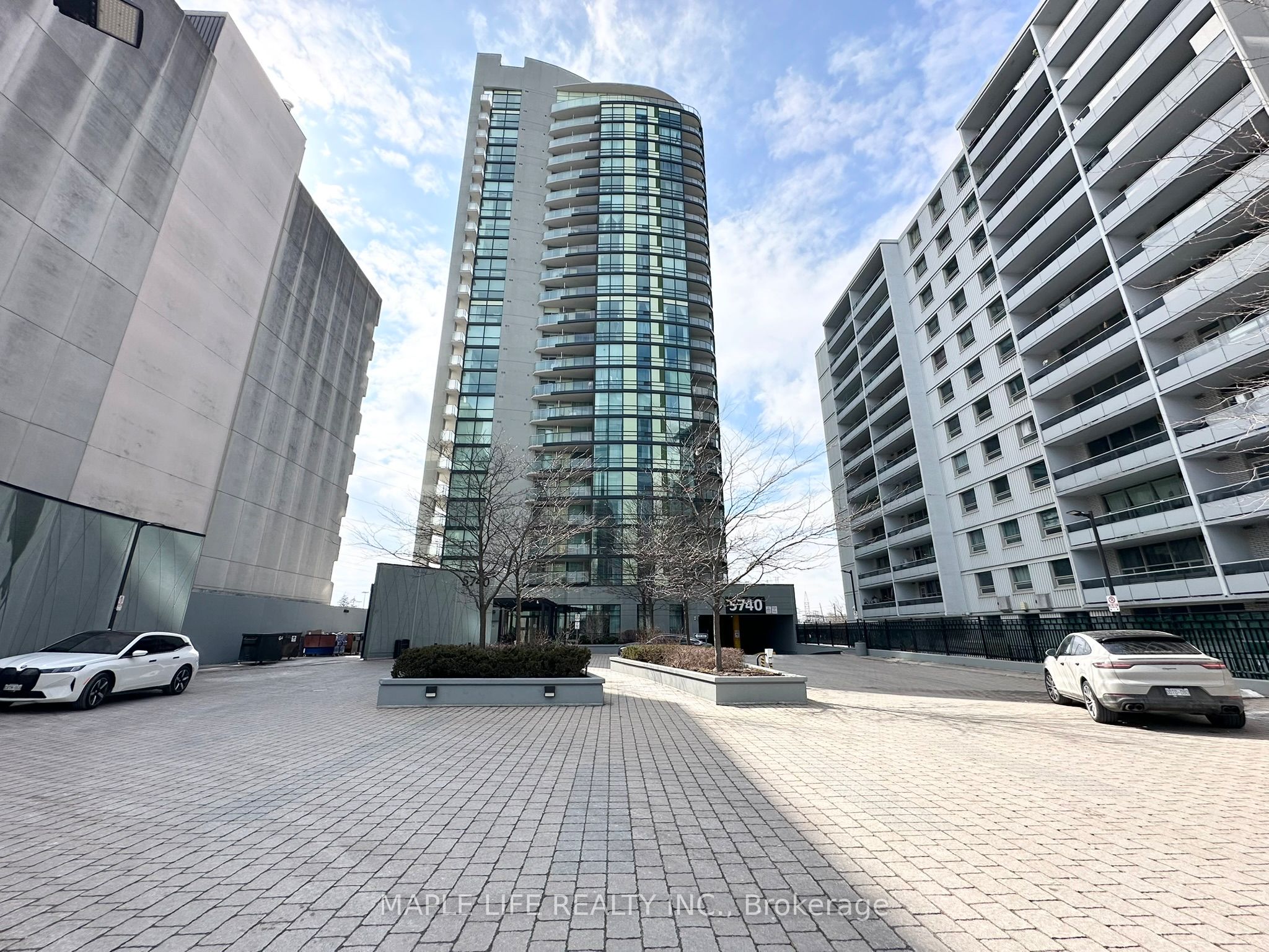 305-5740 Yonge Street, Toronto, ON, M2M 0B1