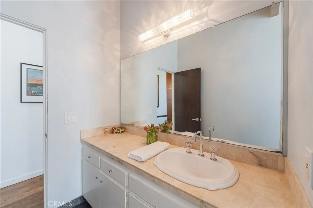 Additional image 74 of 2404 Laurel Avenue, Manhattan Beach, CA 90266